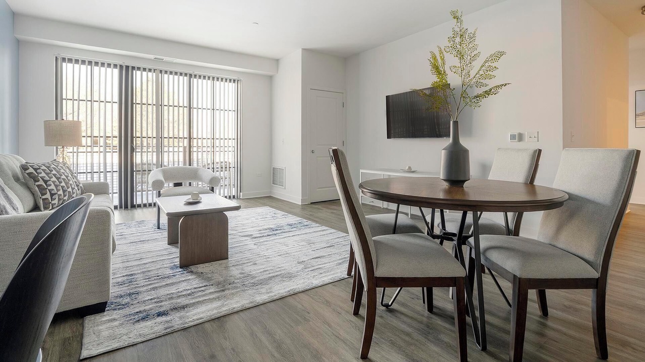 Photo of Livingroom in Schaumburg
