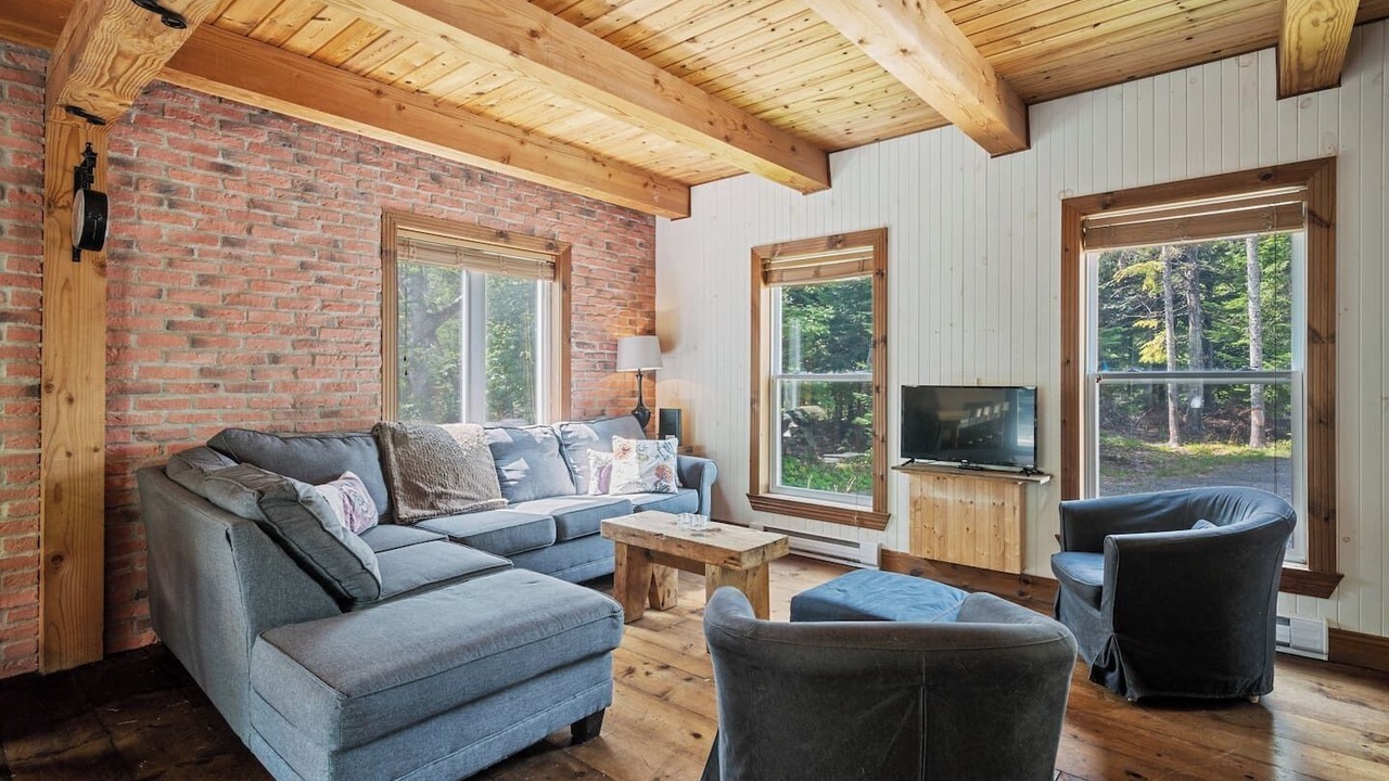 Photo of Livingroom in Morin Heights