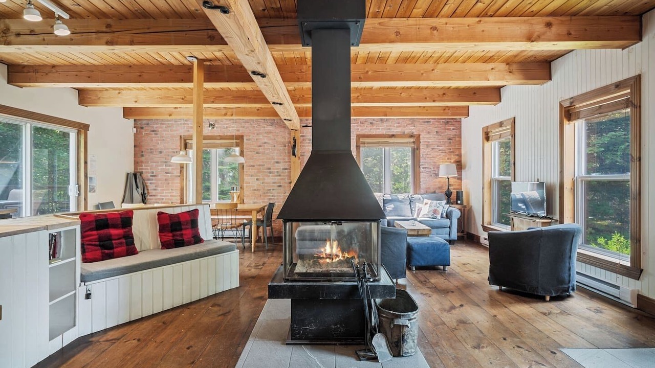 Photo of Livingroom in Morin Heights