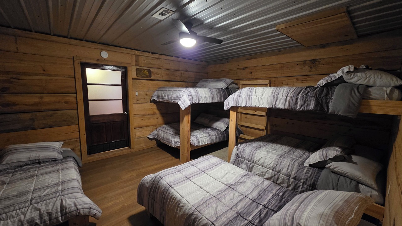 Photo of Bedroom in Hornbeak