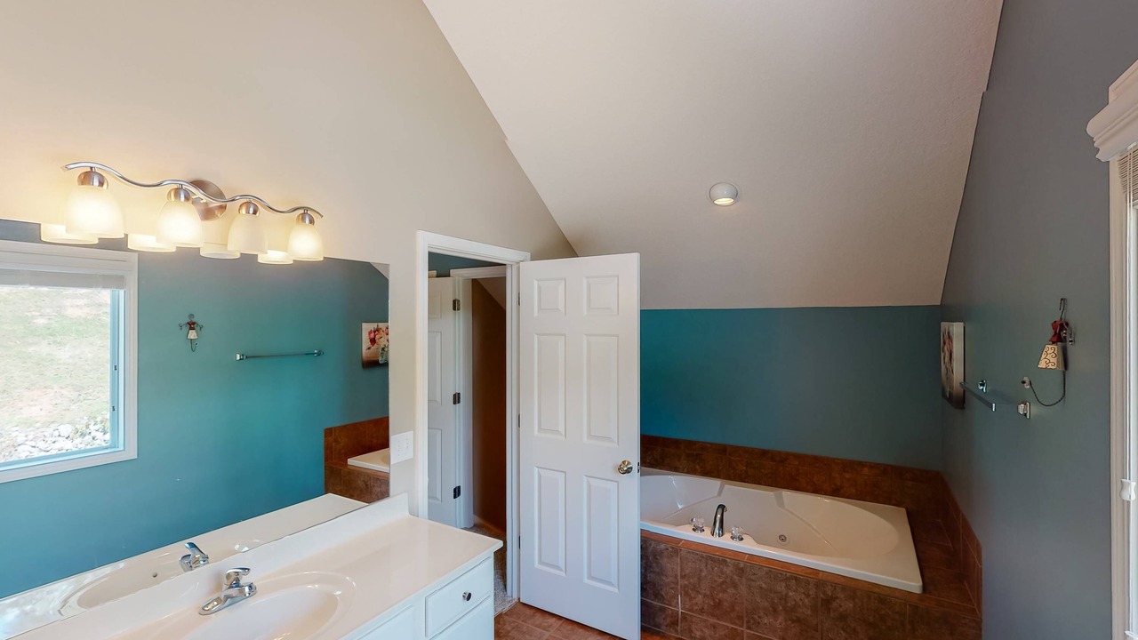 Photo of Bathroom in La Follette