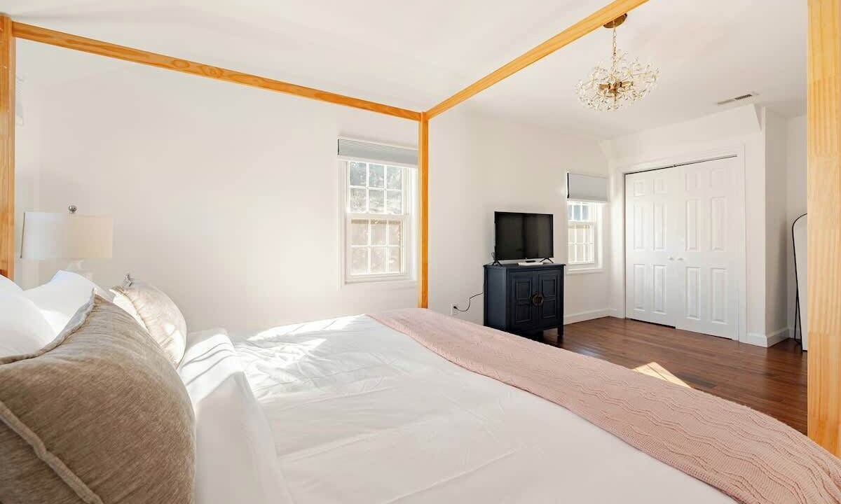 Photo of Bedroom in Norwalk