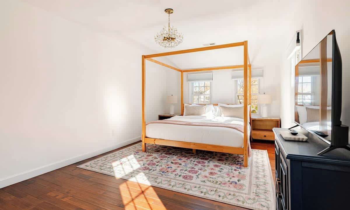 Photo of Bedroom in Norwalk