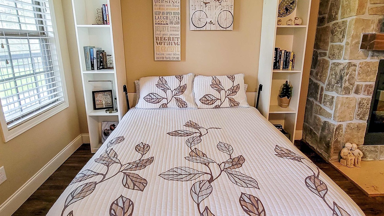 Photo of Bedroom in Townsend