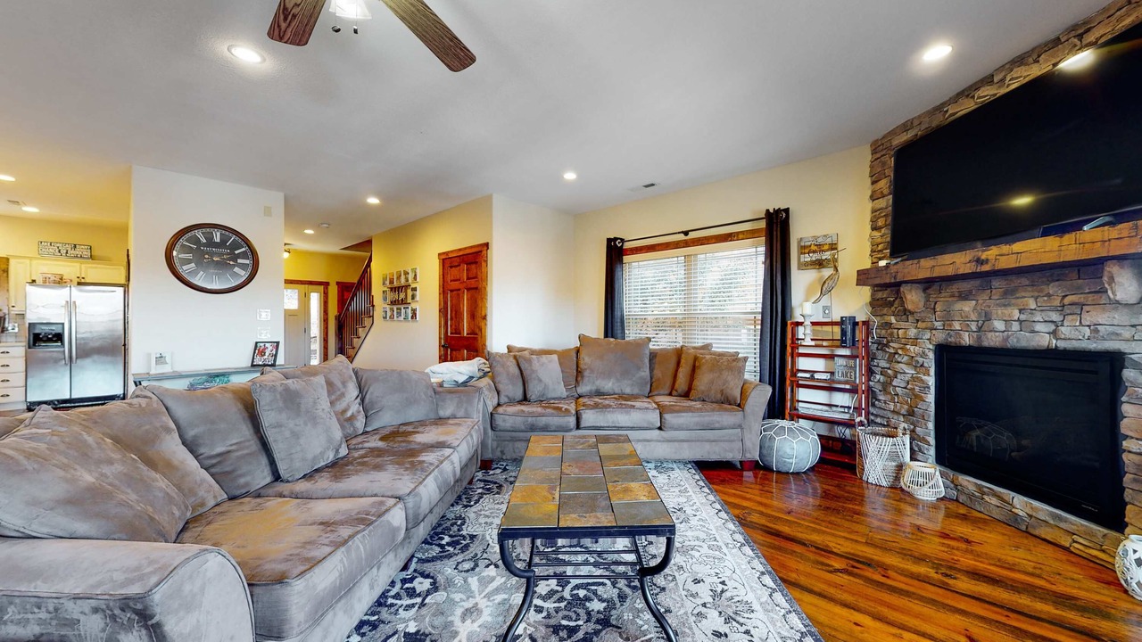 Photo of Livingroom in Andersonville