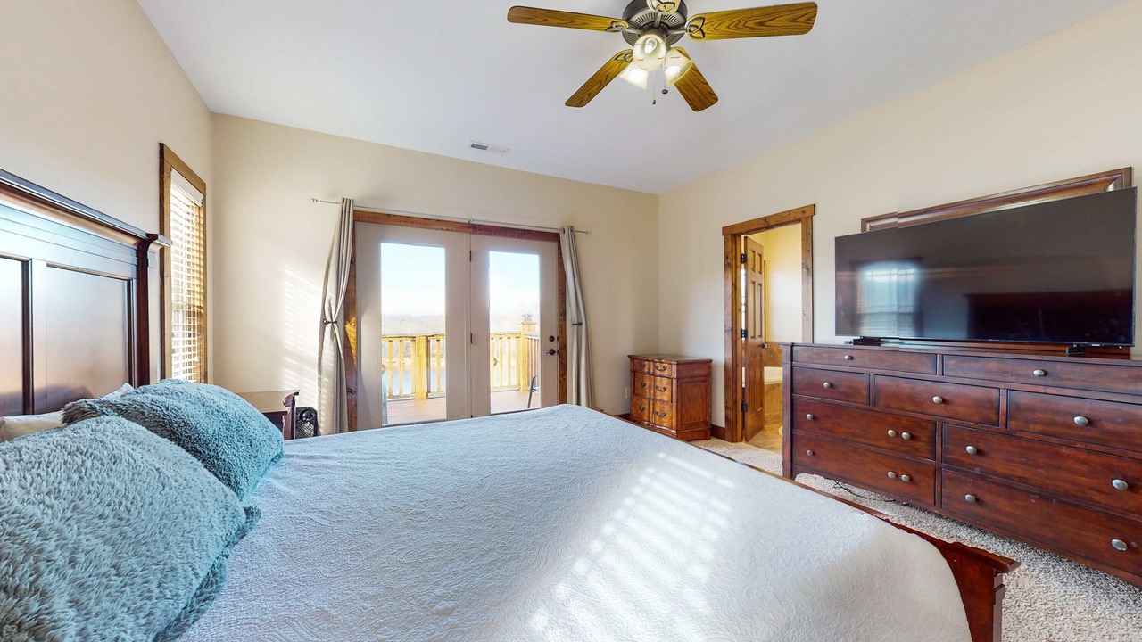 Photo of Bedroom in Andersonville