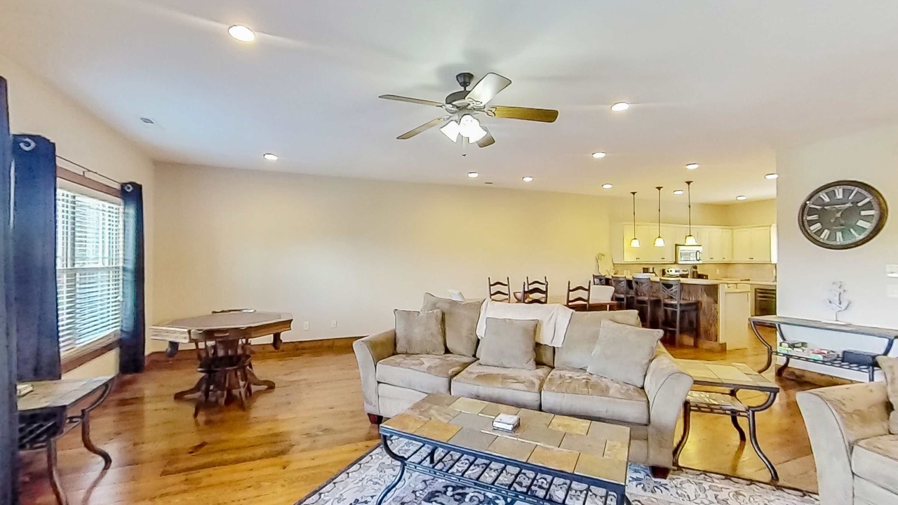Photo of Livingroom in Andersonville