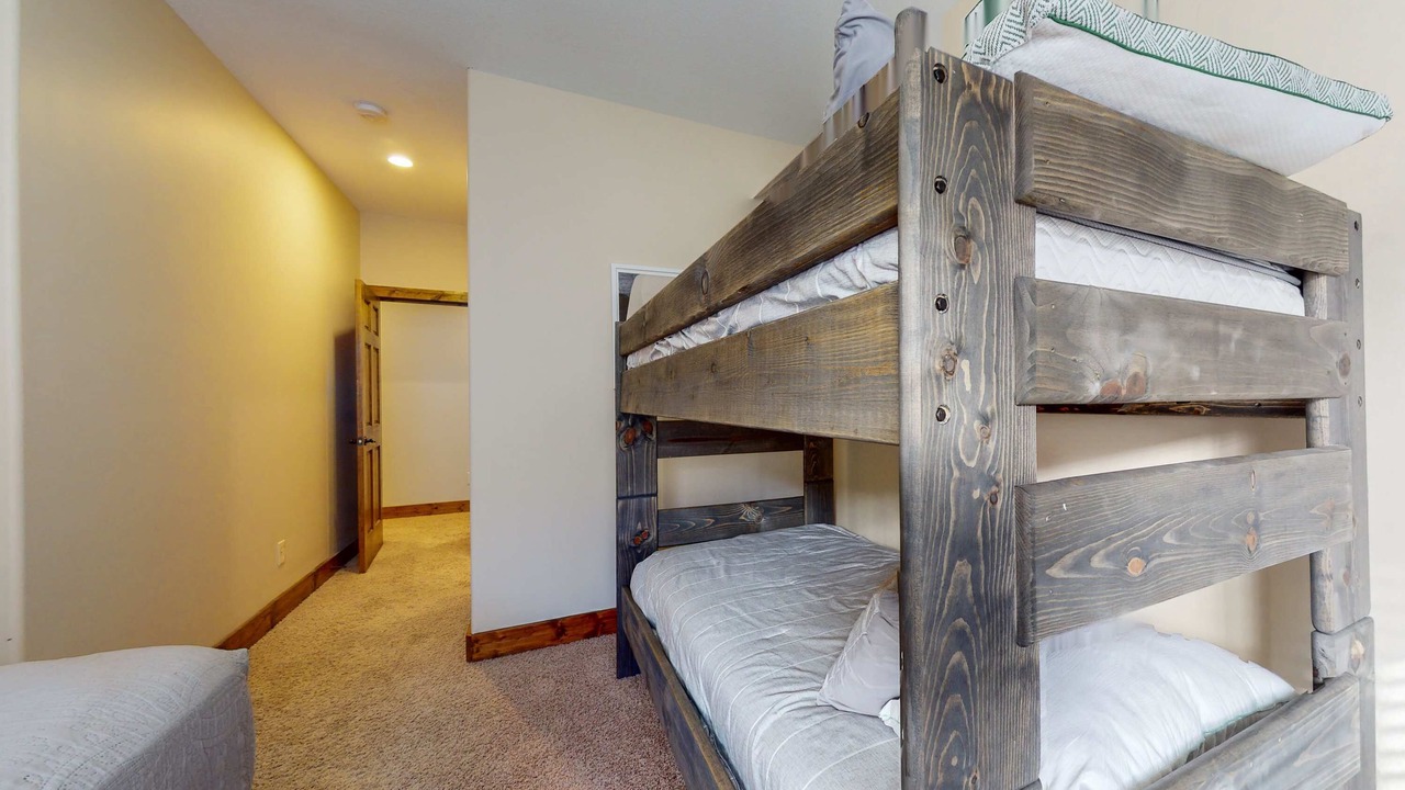 Photo of Bedroom in Andersonville