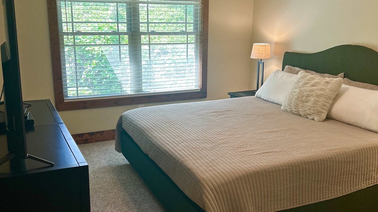 Photo of Bedroom in Andersonville