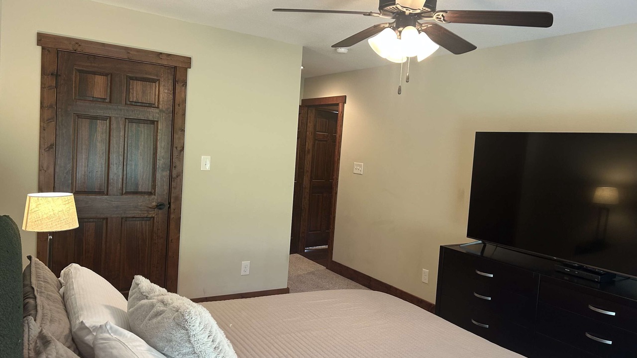 Photo of Bedroom in Andersonville