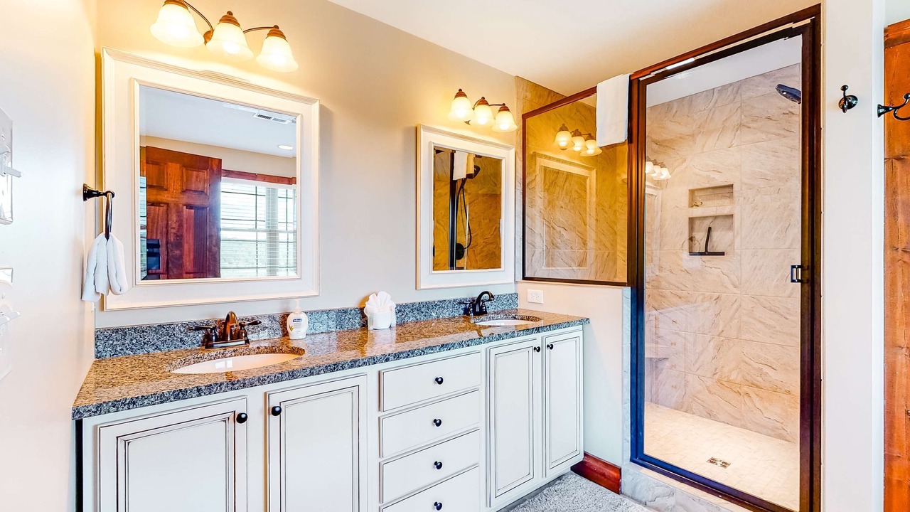 Photo of Bathroom in Andersonville