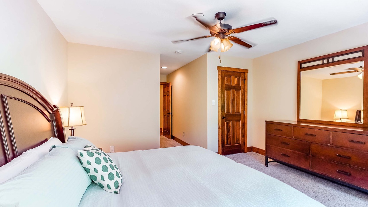 Photo of Bedroom in Andersonville