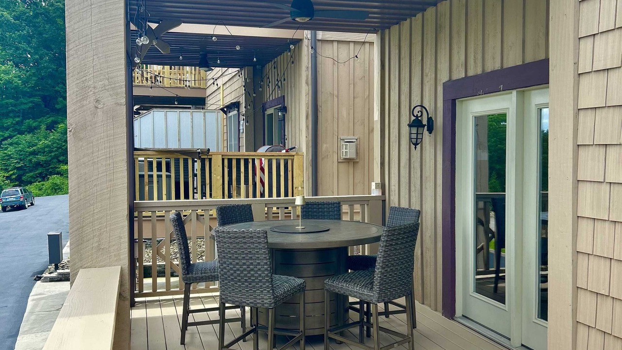 Photo of Outdoor in Andersonville