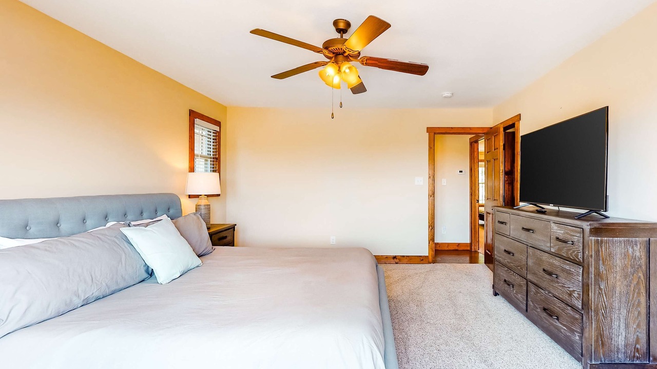 Photo of Bedroom in Andersonville