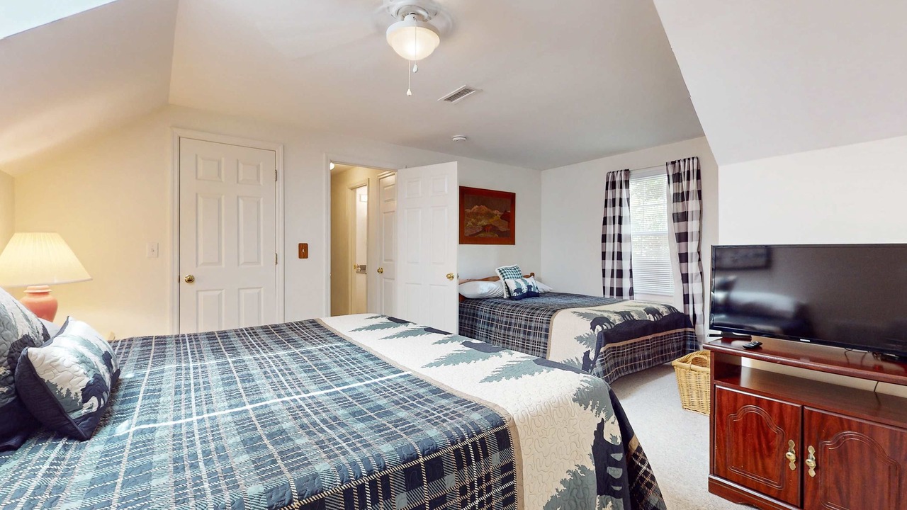 Photo of Bedroom in Kodak