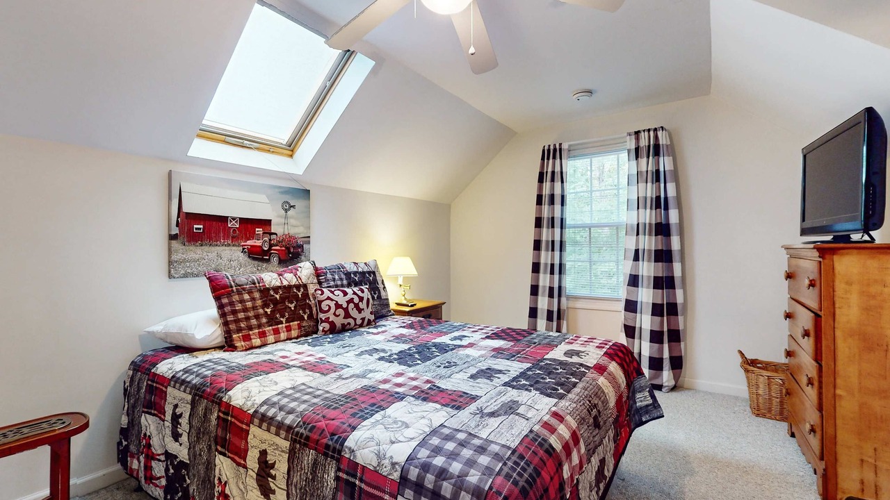 Photo of Bedroom in Kodak