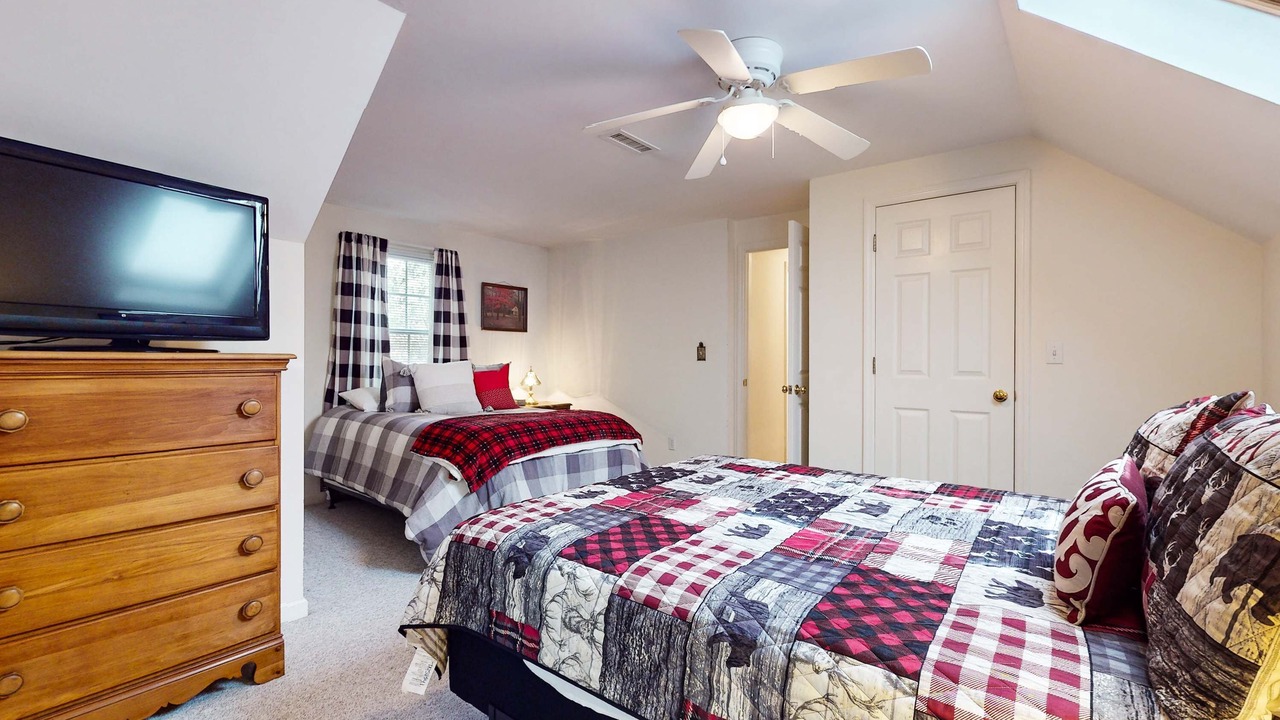Photo of Bedroom in Kodak