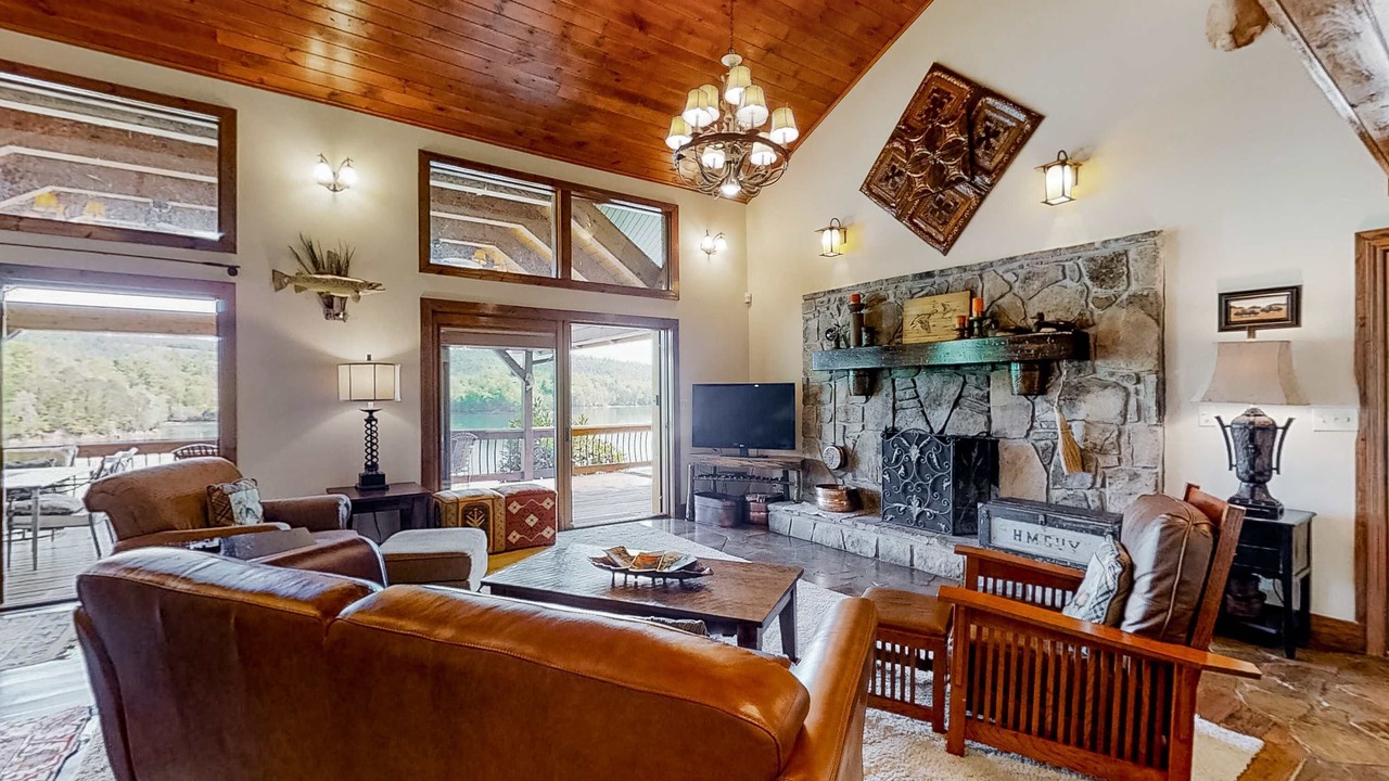 Photo of Livingroom in Rock Harbor