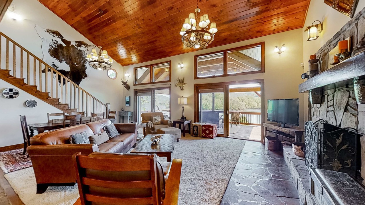 Photo of Livingroom in Rock Harbor