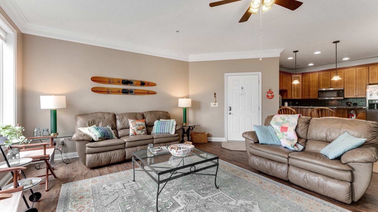 Photo of Livingroom in Andersonville