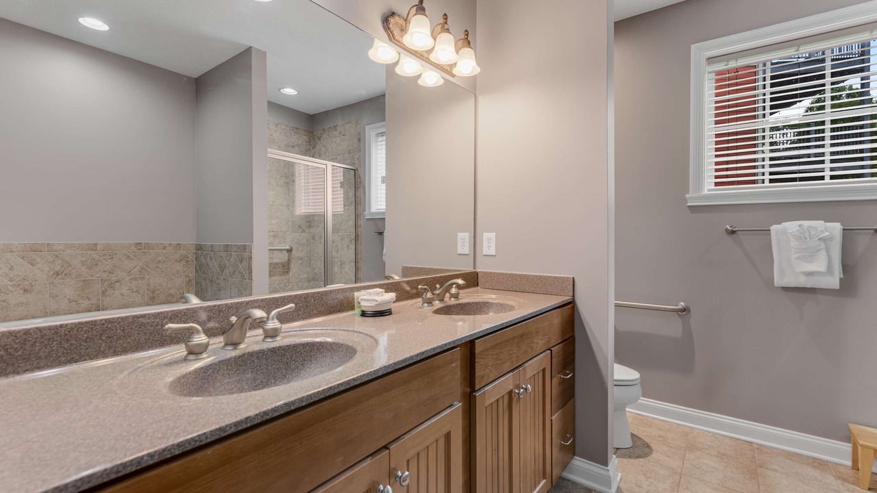 Photo of Bathroom in Andersonville