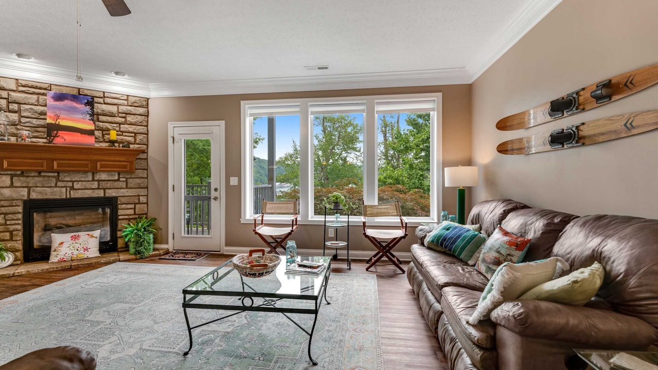 Photo of Livingroom in Andersonville