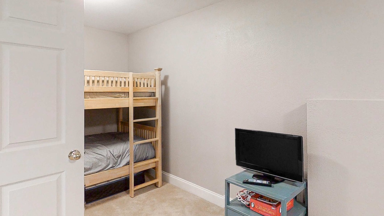 Photo of Bedroom in Rock Harbor