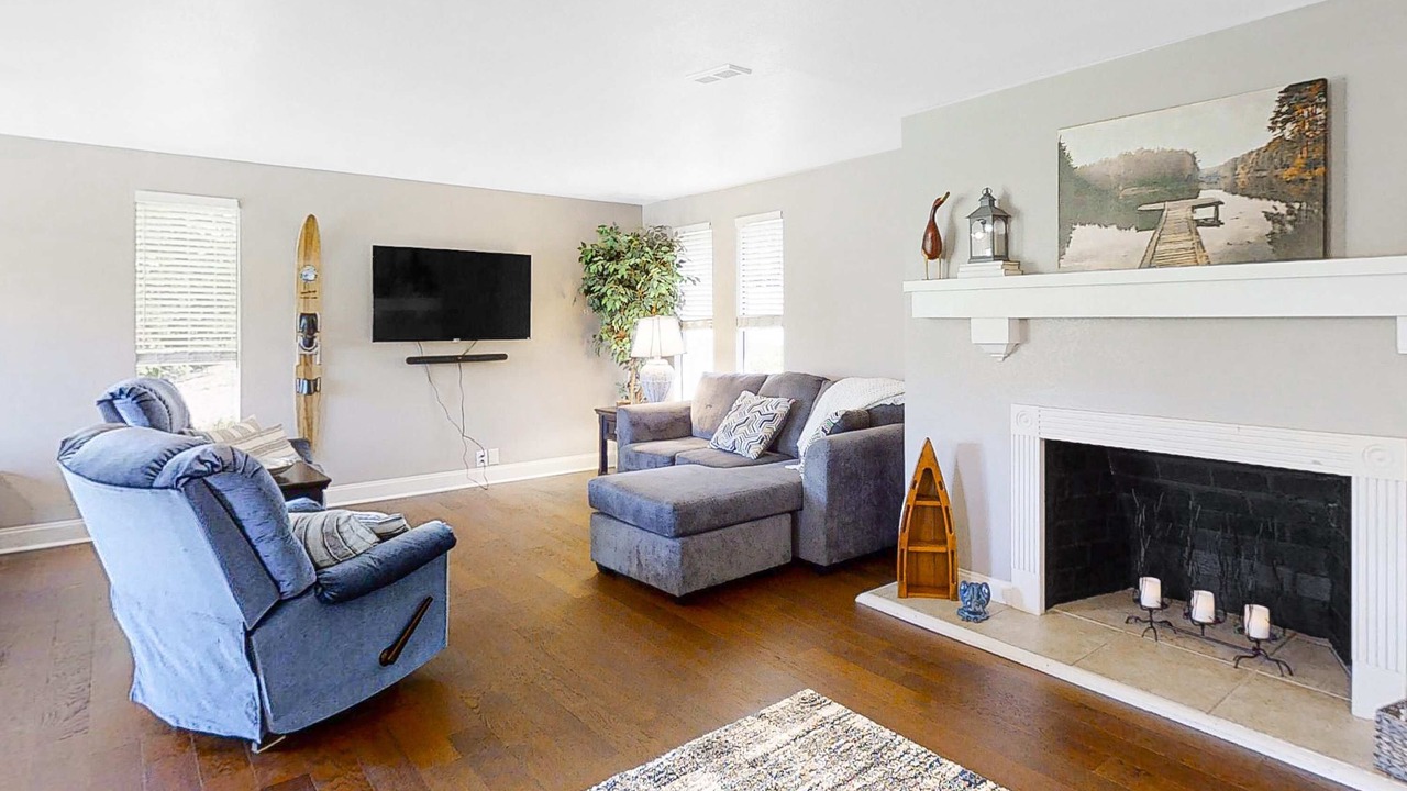 Photo of Livingroom in Rock Harbor