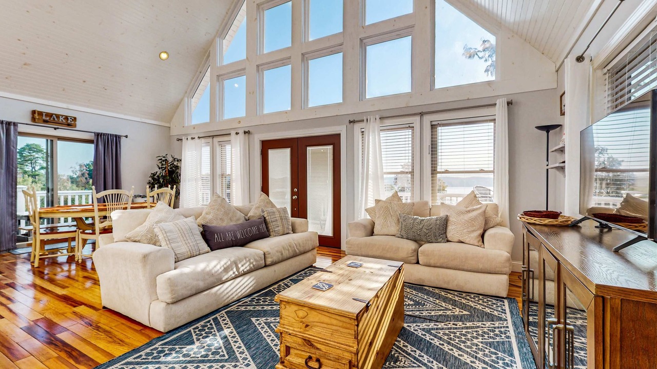 Photo of Livingroom in Dandridge