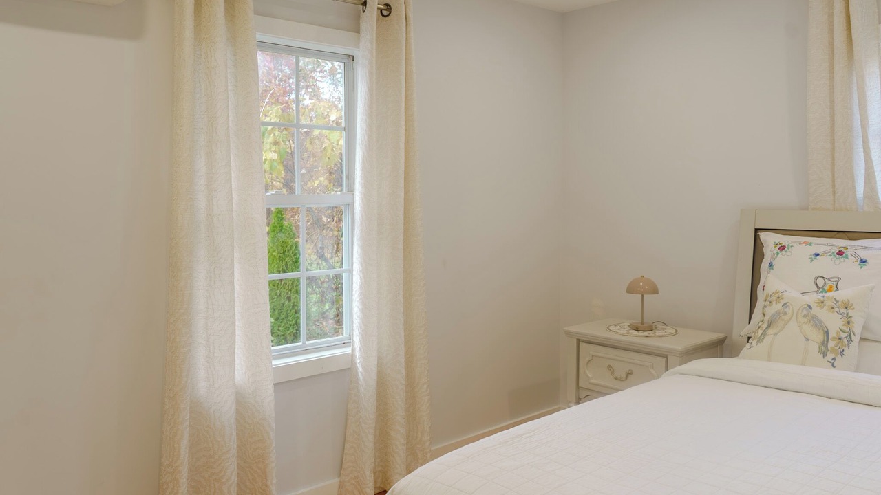 Photo of Bedroom in Middle Hope