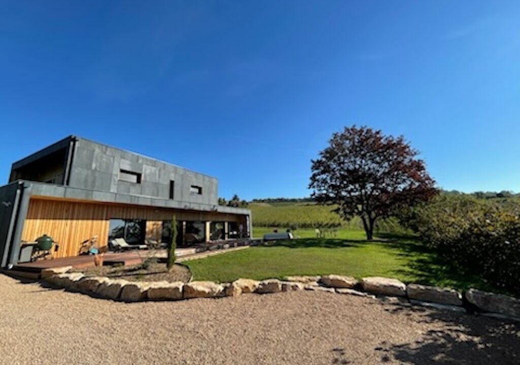 Photo of Outdoor in La Roche-Vineuse