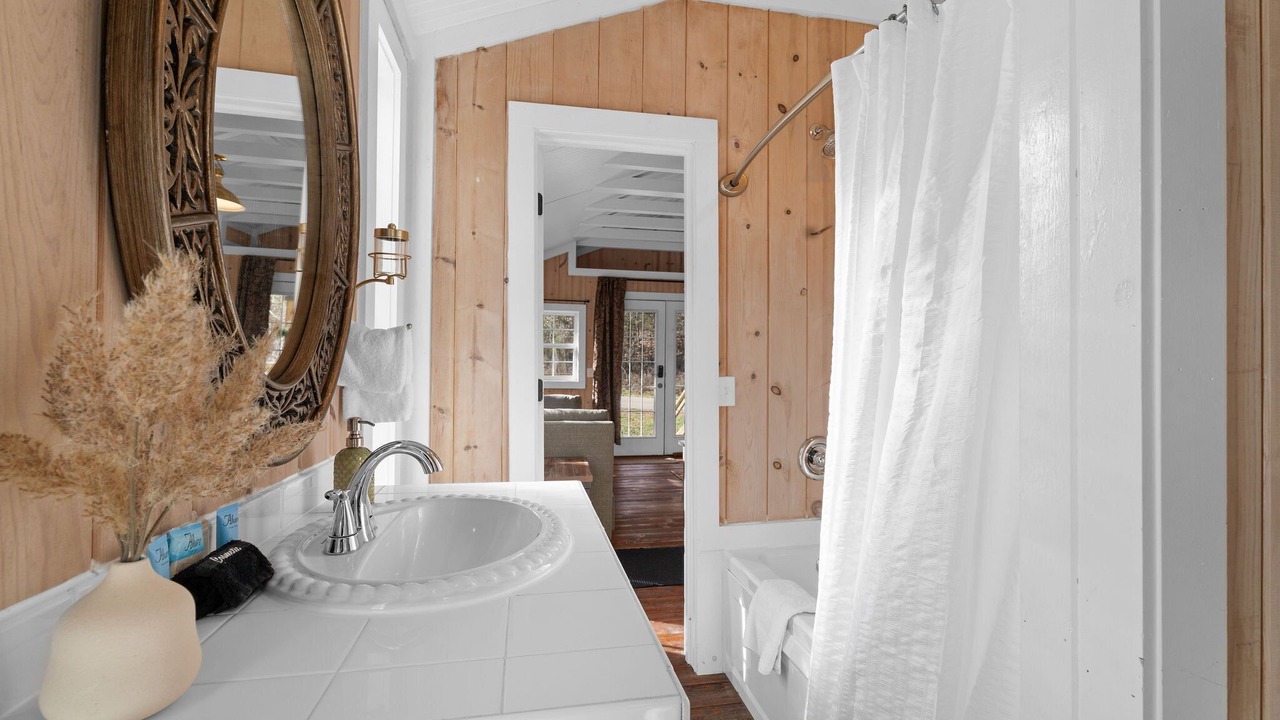 Photo of Bathroom in Blue Eye