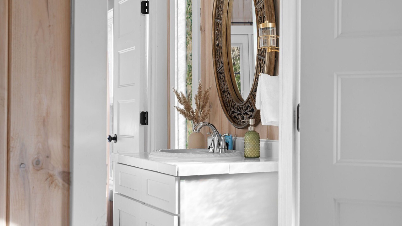 Photo of Bathroom in Blue Eye