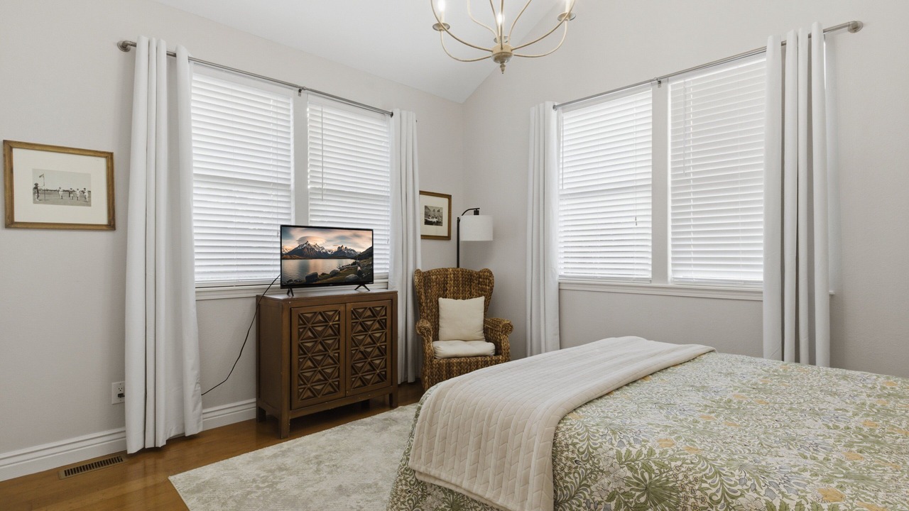 Photo of Bedroom in Camdenton