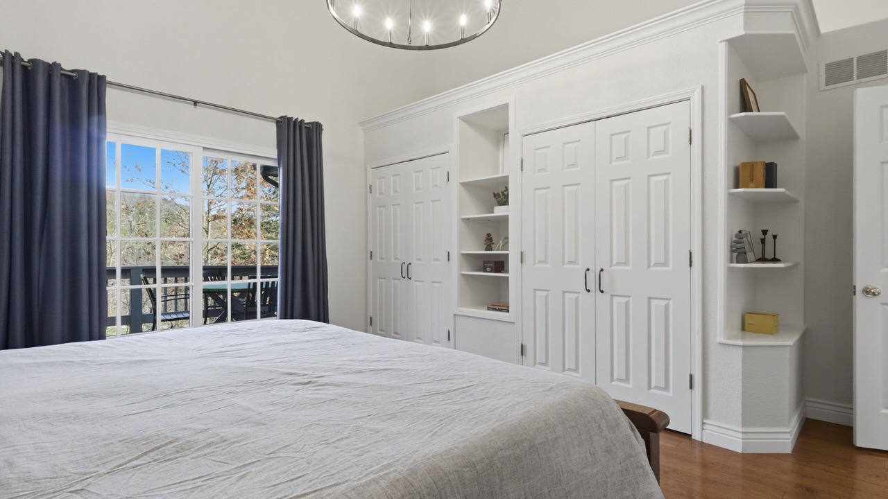 Photo of Bedroom in Camdenton