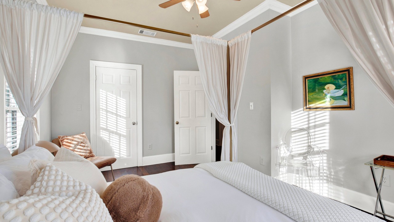 Photo of Bedroom in Beach Institute