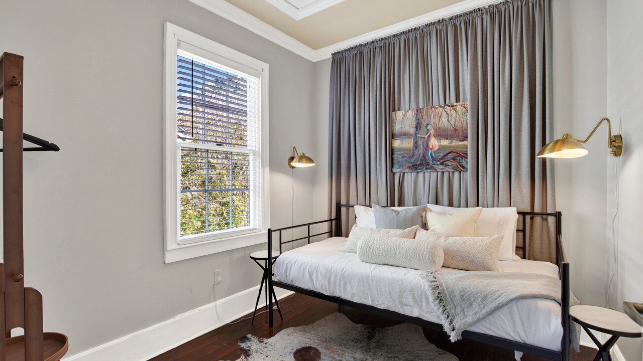 Photo of Bedroom in Beach Institute