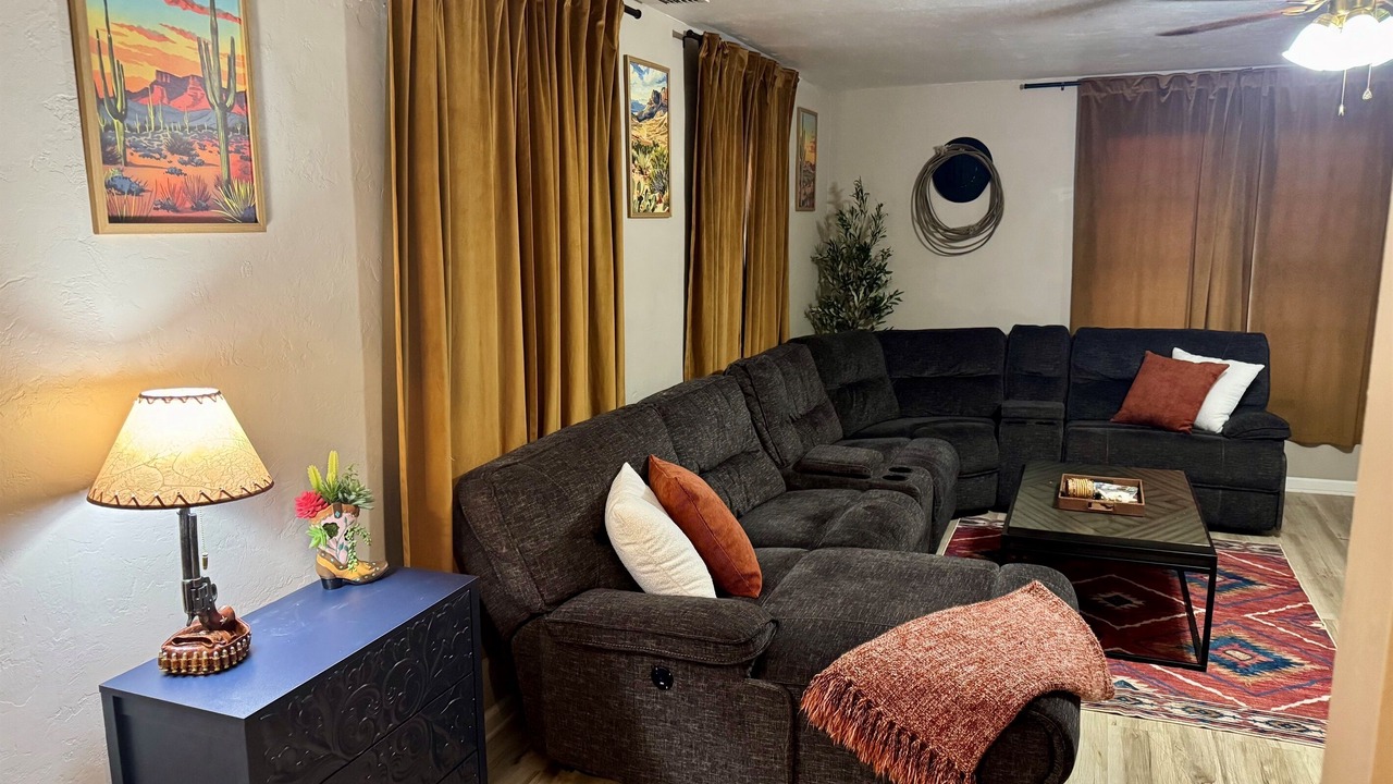 Photo of Livingroom in Sayles Blvd. Area