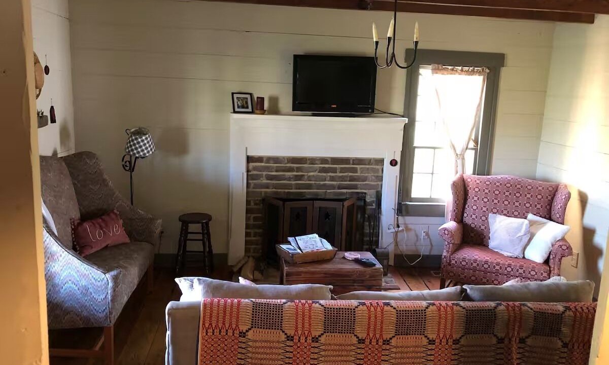 Photo of Livingroom in Burlington