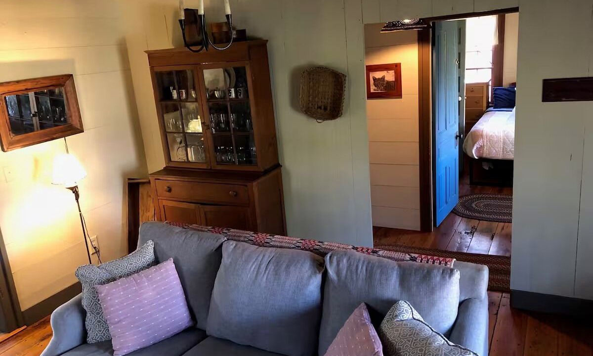 Photo of Livingroom in Burlington