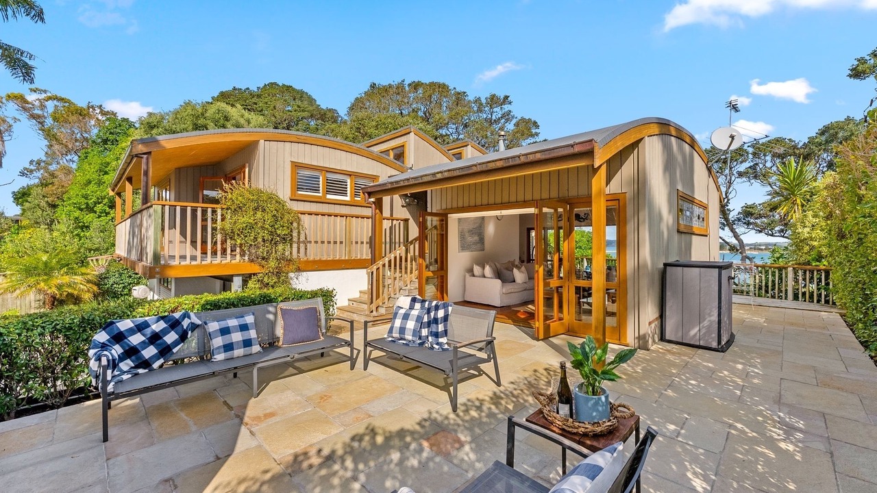 Photo of Patio Balcony in Whangateau