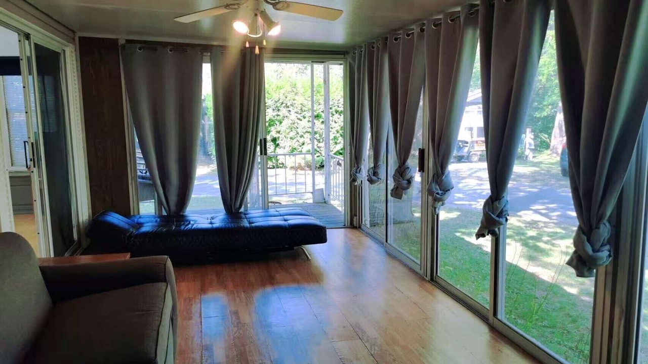 Photo of Livingroom in Sherkston