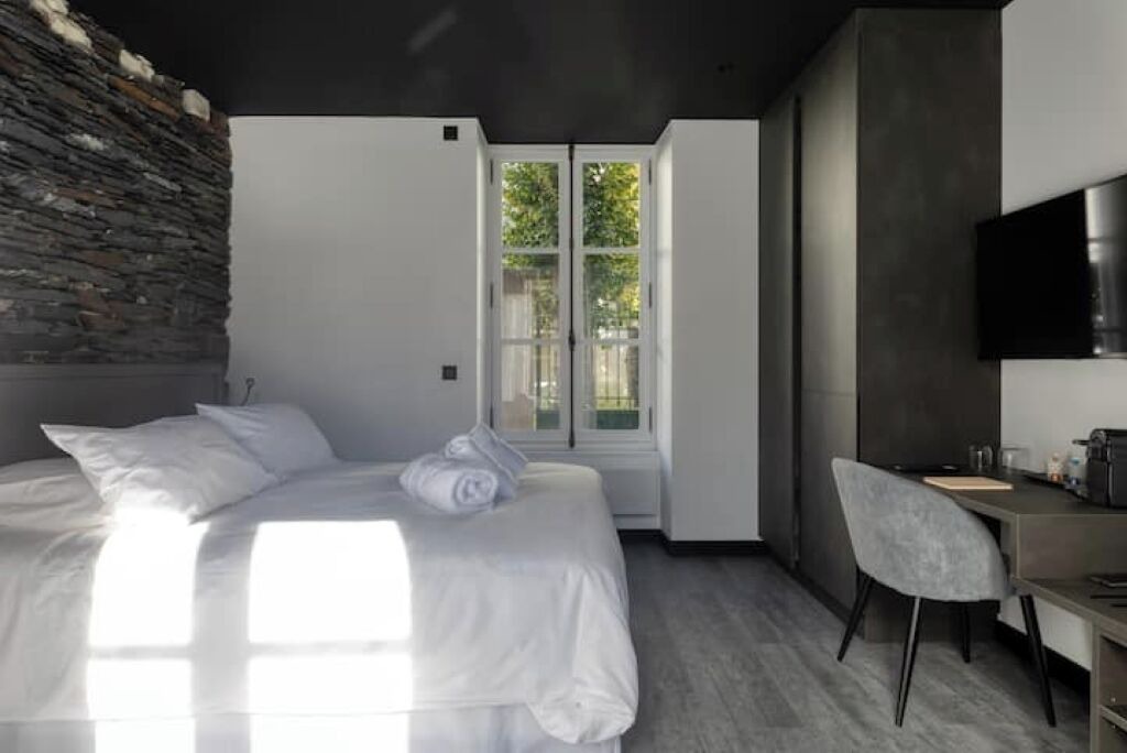 Photo of Bedroom in Downtown Angers
