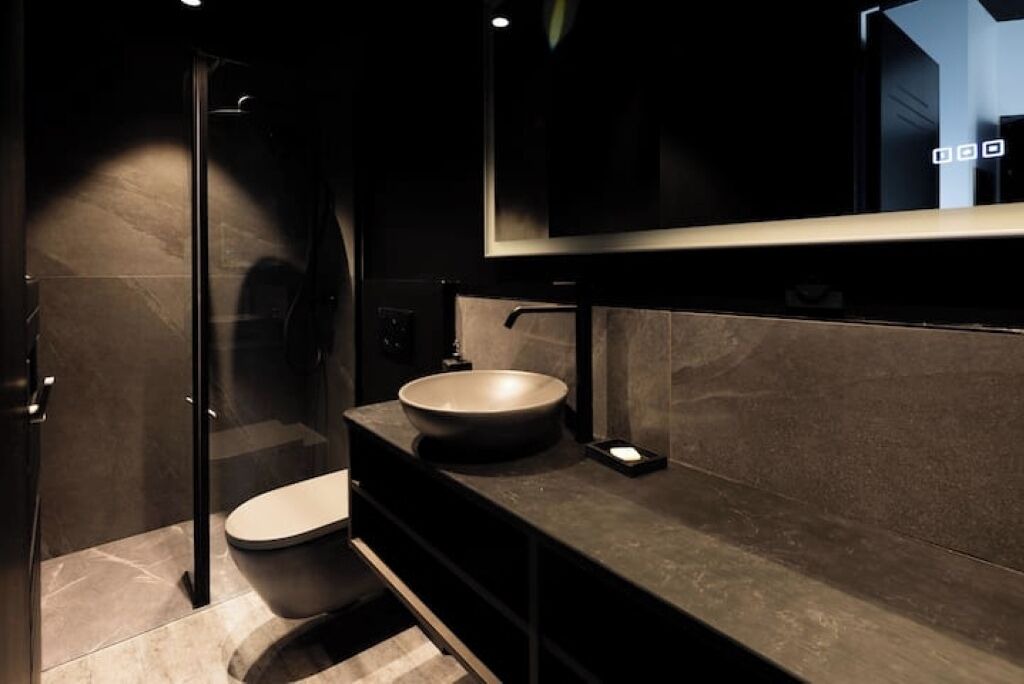 Photo of Bathroom in Downtown Angers
