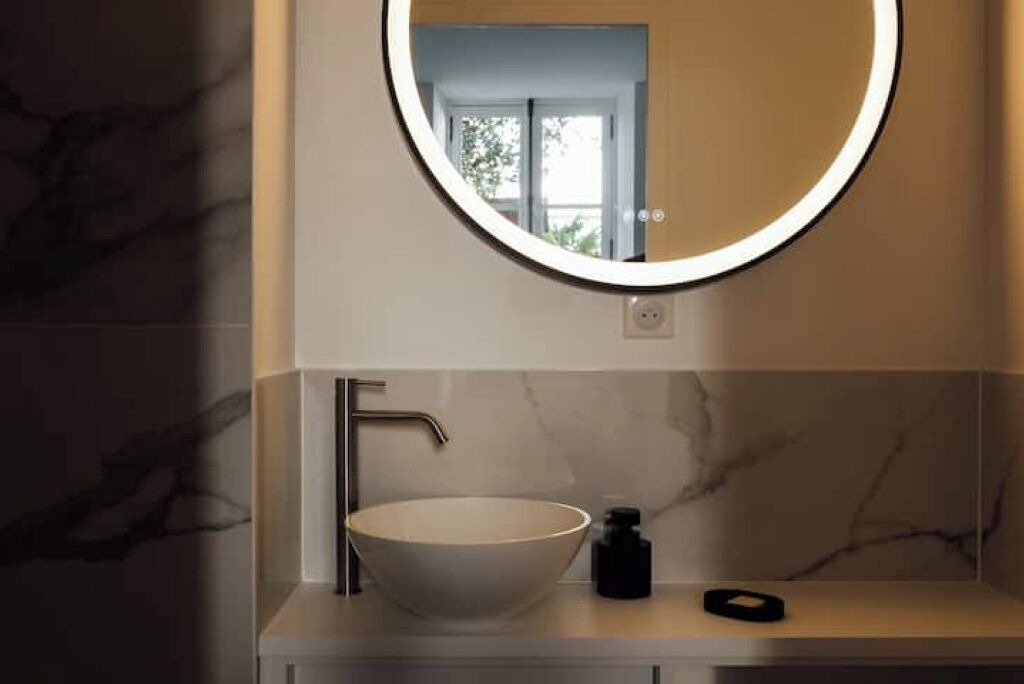 Photo of Bathroom in Downtown Angers