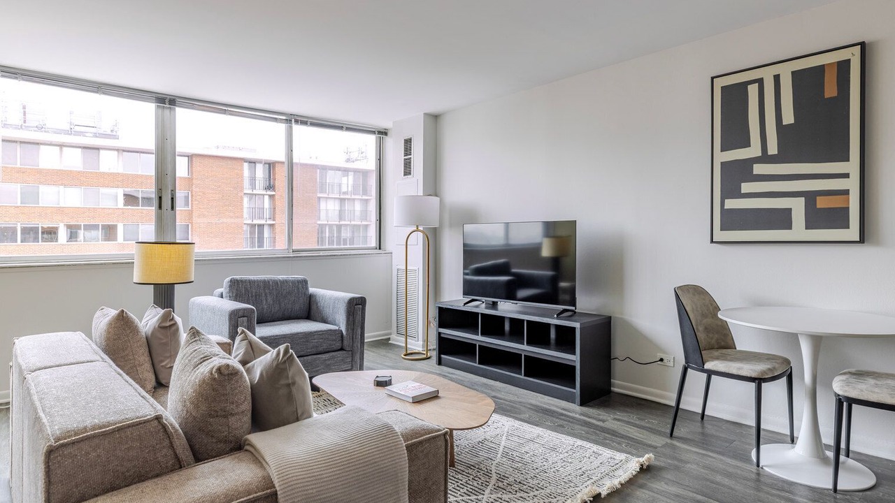 Photo of Livingroom in Near West Side