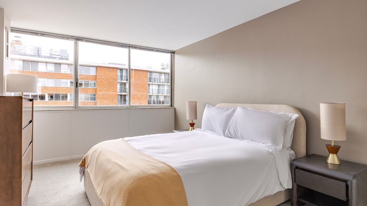 Photo of Bedroom in Near West Side