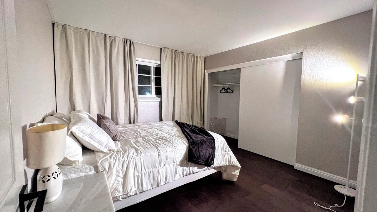 Photo of Bedroom in Orange
