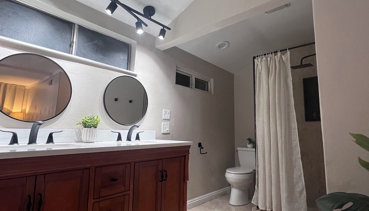Photo of Bathroom in Orange