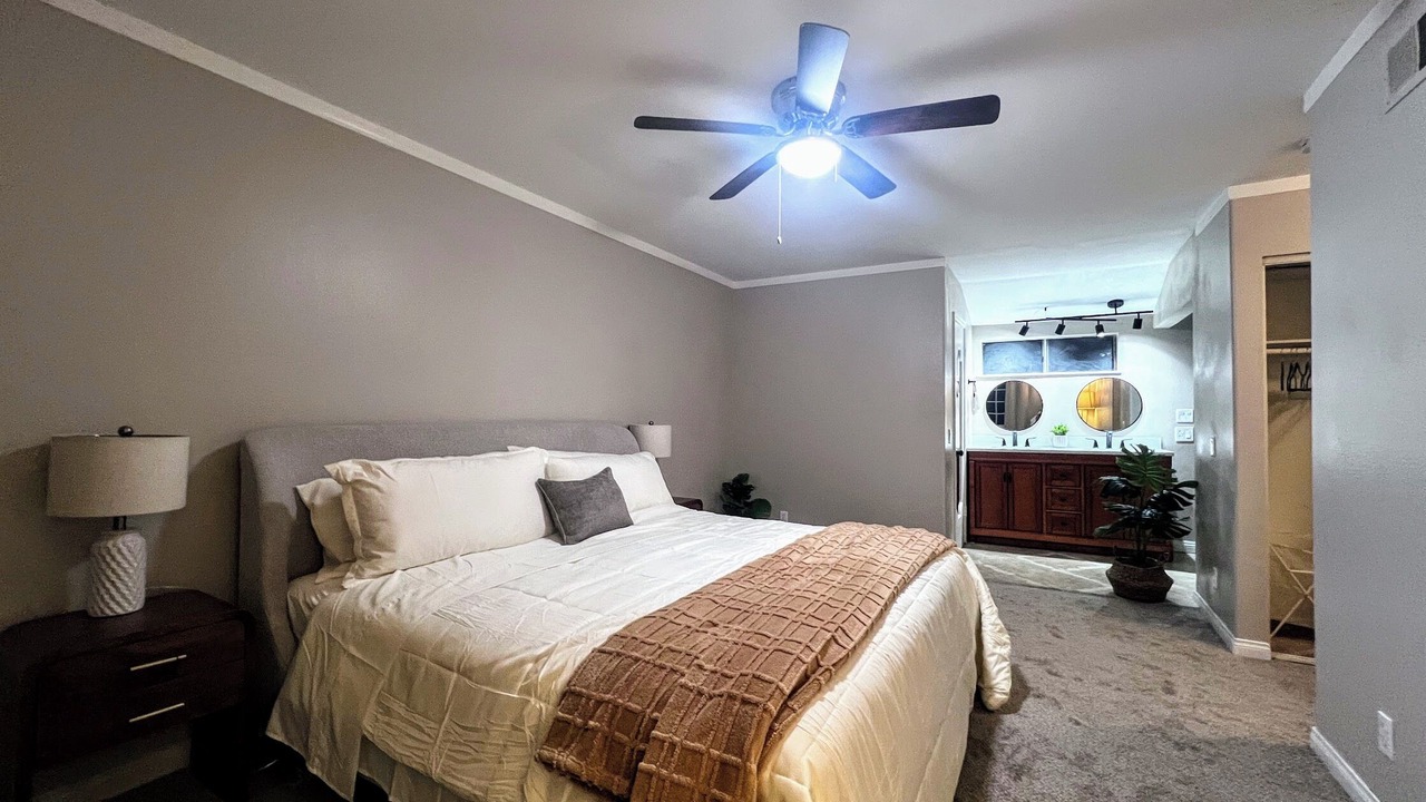 Photo of Bedroom in Orange